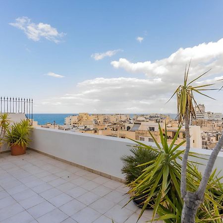 Apartamento Stunning - Seaview Penthouse 3-Bed + Parking Sliema Exterior foto
