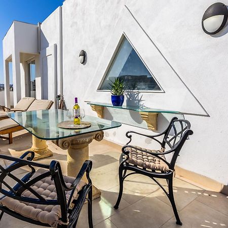 Apartamento Stunning - Seaview Penthouse 3-Bed + Parking Sliema Exterior foto