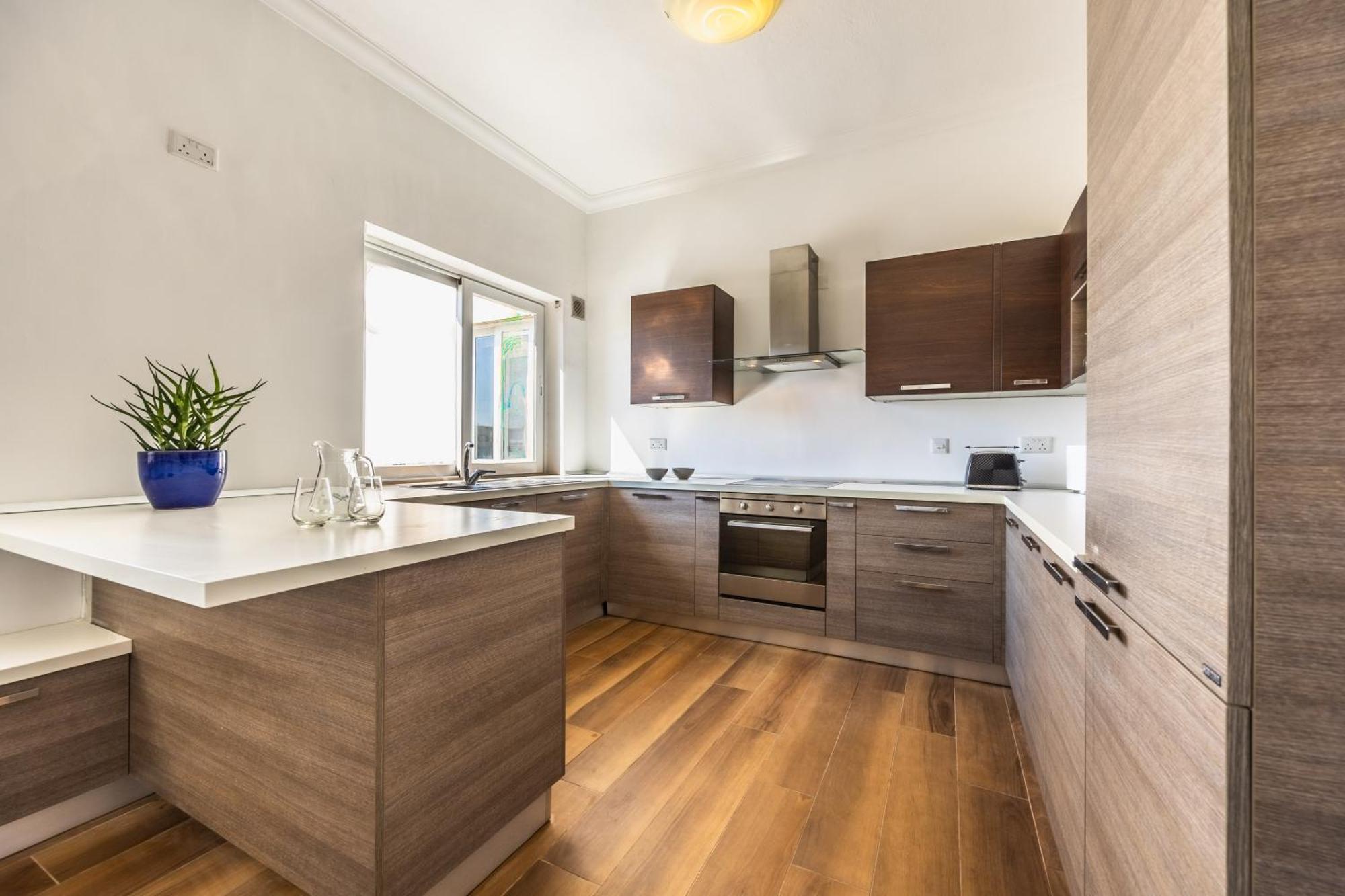 Apartamento Stunning - Seaview Penthouse 3-Bed + Parking Sliema Exterior foto