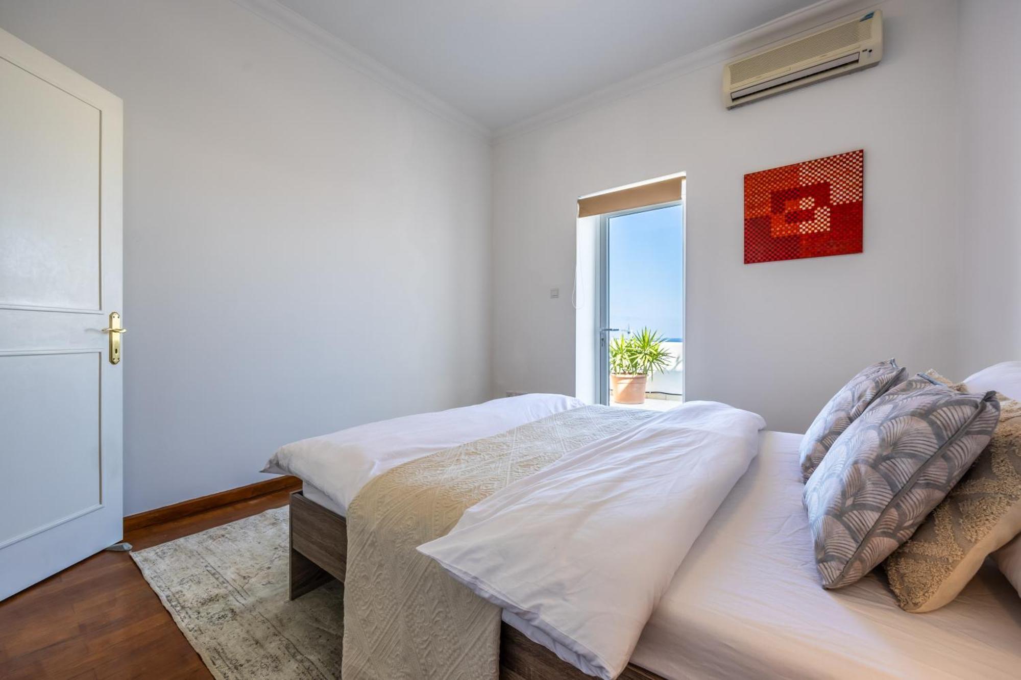 Apartamento Stunning - Seaview Penthouse 3-Bed + Parking Sliema Exterior foto